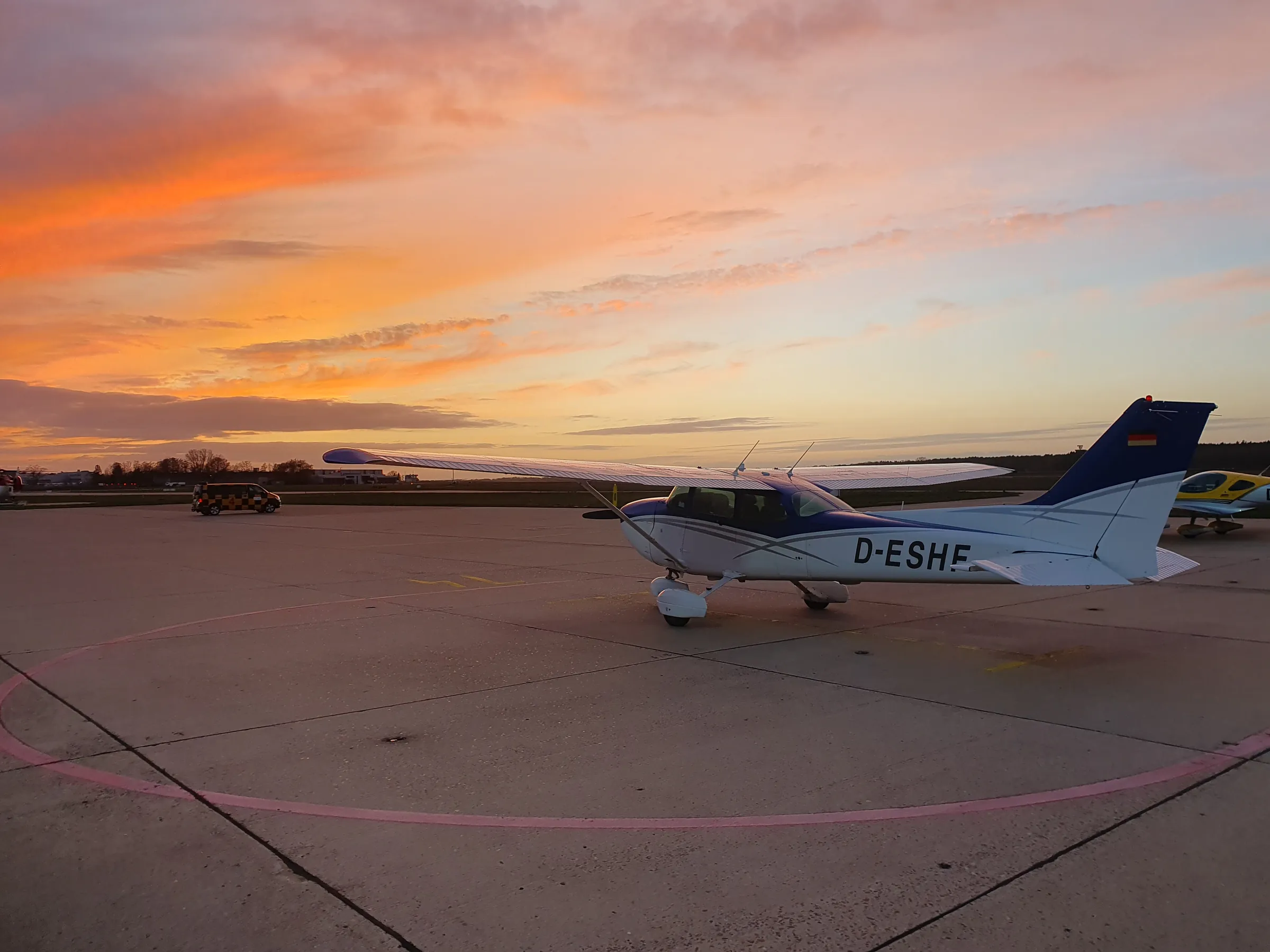 D-ESHF im Sonnenuntergang